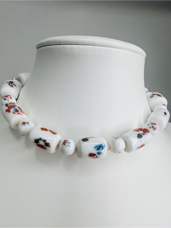 Vintage Jewelry - Millefiori Milk glass beaded choker